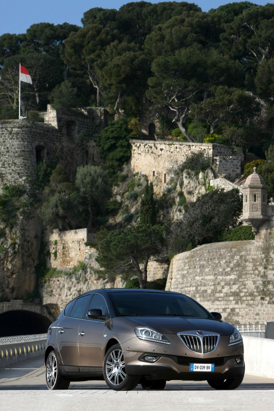  Lancia Delta 1.8 DiTurbo 2009 года  (фото 42 из 43)
